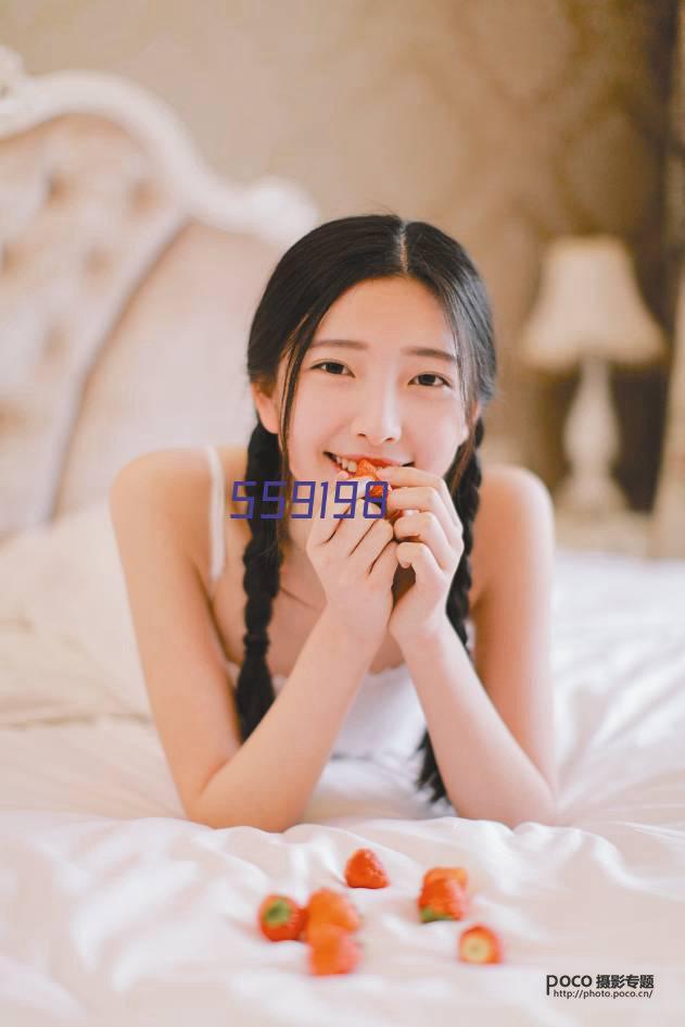 意大利美女Cos《尼爾》2B 爆衣泳裝版顯露性感身材